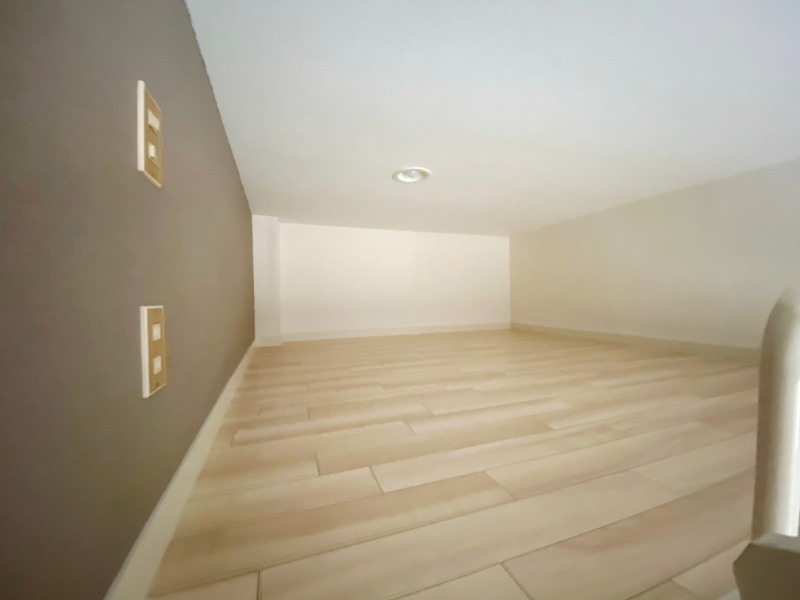 ��ʌ������s���ݑ�V���ڂ̃A�p�[�g�̂��̑������E�X�y�[�X