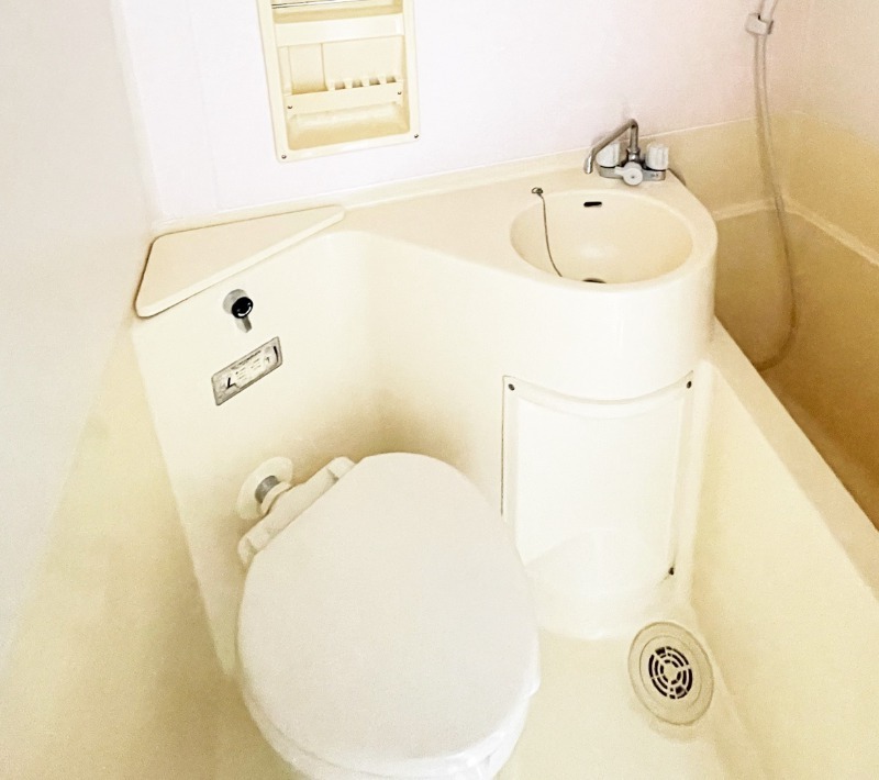 ��ʌ������s���ݑ�V���ڂ̃A�p�[�g�̐��ʏ�