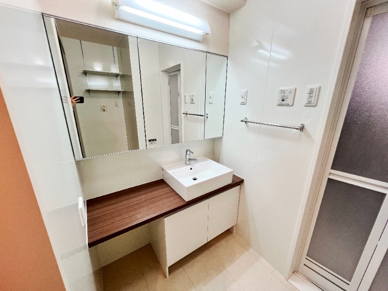 ��ʌ��������܎s��{��O���S���ڂ̃A�p�[�g�̐��ʏ�