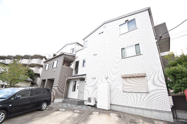 ��ʌ��������܎s�k��A�|���P���ڂ̃A�p�[�g�̌����O��