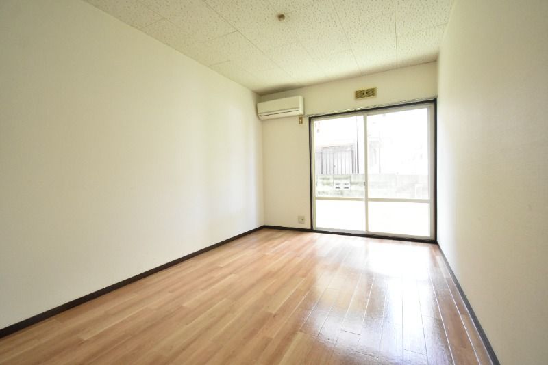 ��ʌ��������܎s�Y�a���ՂU���ڂ̃A�p�[�g�̋��ԁE���r���O