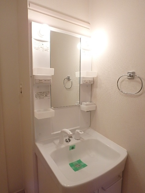 ��ʌ��������܎s�k��A�|���P���ڂ̃A�p�[�g�̐��ʏ�