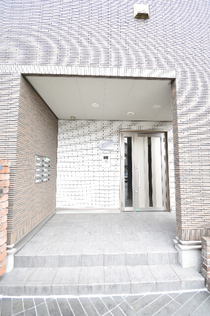 ��ʌ��������܎s�k��A�|���P���ڂ̃A�p�[�g�̃G���g�����X