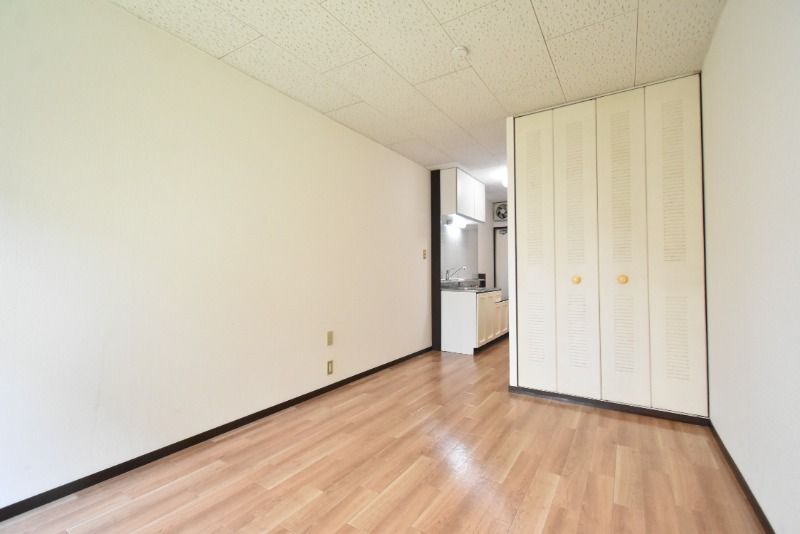 ��ʌ��������܎s�Y�a���ՂU���ڂ̃A�p�[�g�̂��̑������E�X�y�[�X