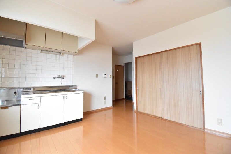 ��ʌ��������܎s�΋擌���R���ڂ̃}���V�����̋��ԁE���r���O