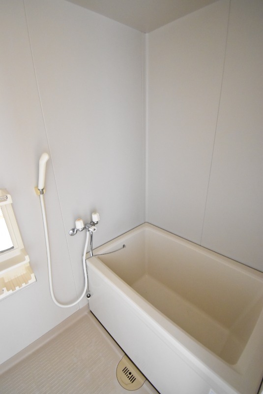 ��ʌ��������܎s�΋擌���R���ڂ̃}���V�����̃o�X