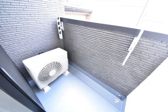 ��ʌ��������܎s������厚���[��̃A�p�[�g�̃o���R�j�[