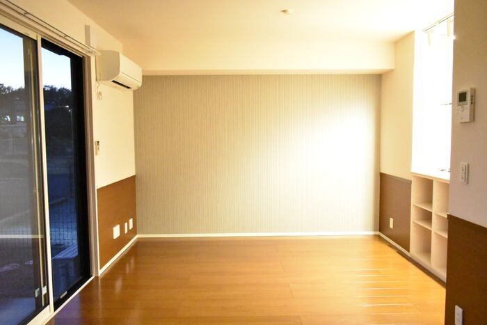 ��ʌ�����s�厚���~�J�̃A�p�[�g�̋��ԁE���r���O