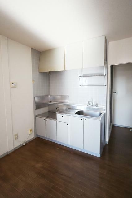 ��ʌ��������܎s��΋搼����Q���ڂ̃A�p�[�g�̃L�b�`��