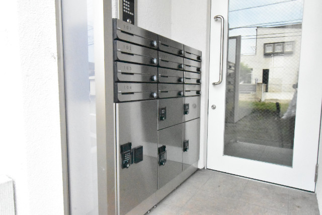 ��ʌ�����s�˒˂R���ڂ̃A�p�[�g�̃G���g�����X