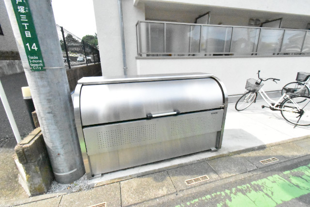 ��ʌ�����s�˒˂R���ڂ̃A�p�[�g�̂��̑�