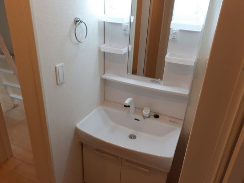 ��ʌ�����s�厚���s���̃A�p�[�g�̐��ʏ�