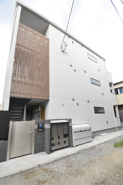 ��ʌ��������܎s��{��{���T���ڂ̃A�p�[�g�̌����O��