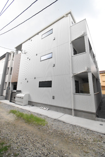 ��ʌ��������܎s��{��{���T���ڂ̃A�p�[�g�̌����O��