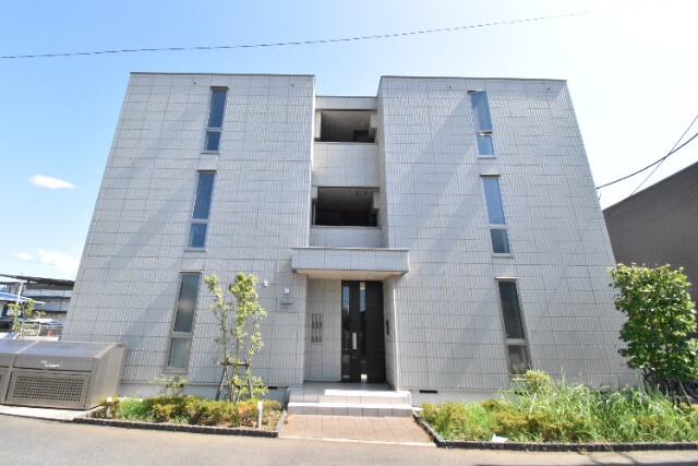 ��ʌ��������܎s���撆���R���ڂ̃}���V�����̌����O��