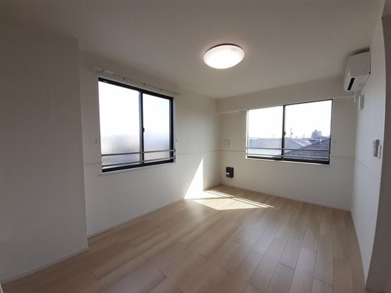 ��ʌ��������܎s��΋搼���R���ڂ̃A�p�[�g�̋��ԁE���r���O