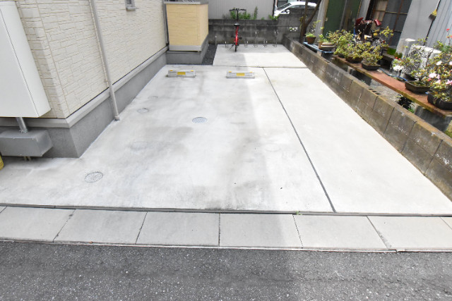 ��ʌ��z�J�s���������̃A�p�[�g�̒��ԏ�