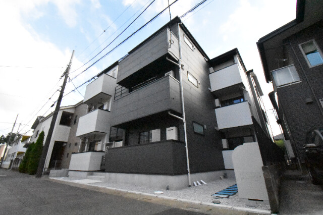 ��ʌ��������܎s������ۃ��蒬�̃A�p�[�g�̌����O��