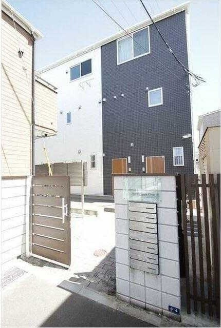 ��ʌ�����s�����Q���ڂ̃A�p�[�g�̌����O��