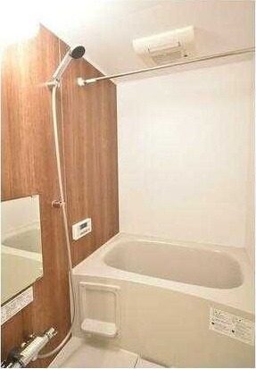 ��ʌ�����s�����Q���ڂ̃A�p�[�g�̃o�X