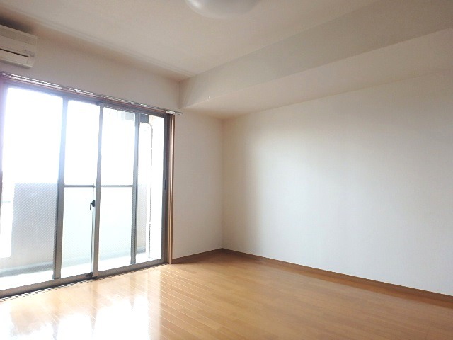 ��ʌ��������܎s�k��{�����̃}���V�����̋��ԁE���r���O