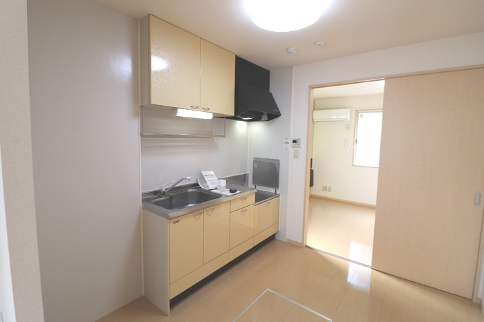 ��ʌ��������܎s�΋�厚�����̃A�p�[�g�̃L�b�`��