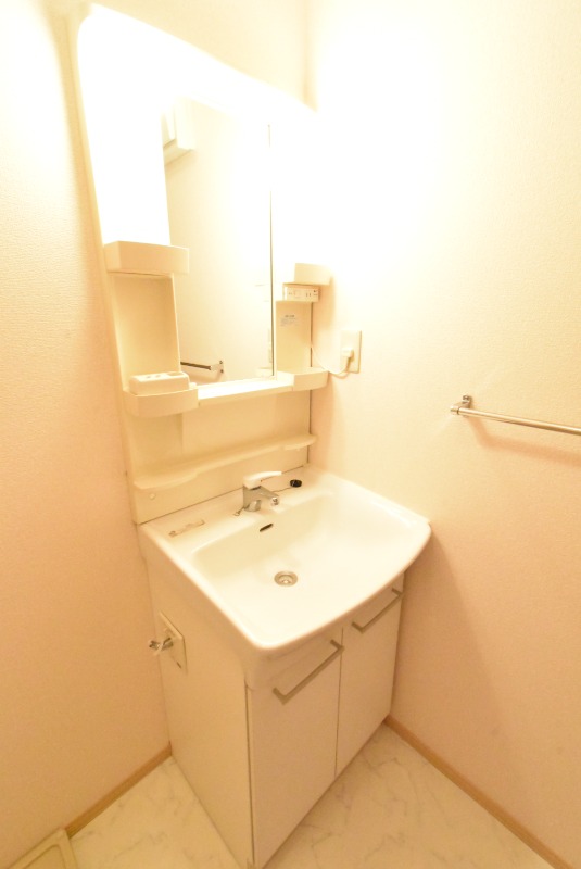 ��ʌ��������܎s�΋�厚�����̃A�p�[�g�̐��ʏ�