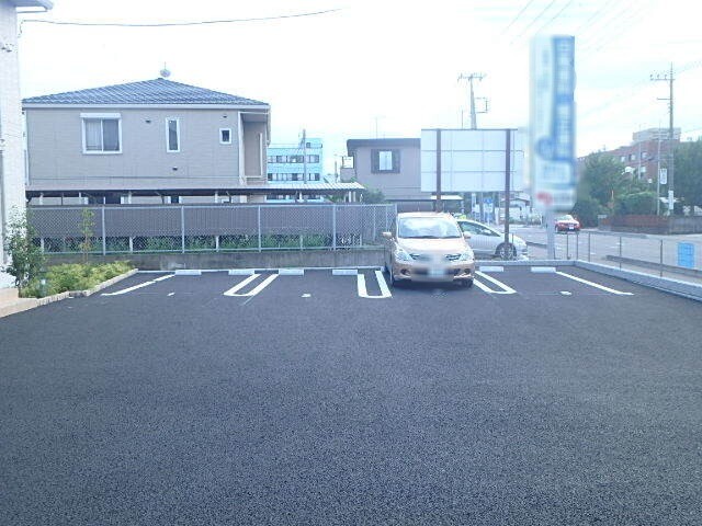 ��ʌ�����s�厚���s�̃A�p�[�g�̒��ԏ�