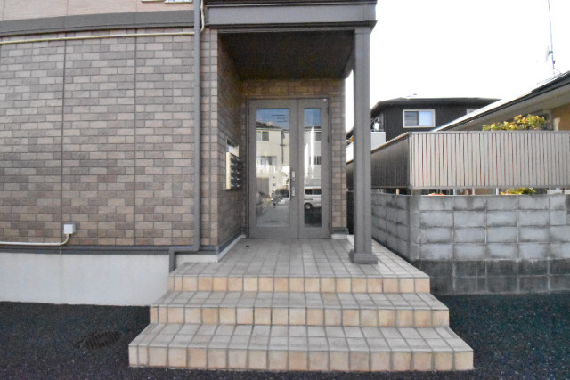 ��ʌ�����s�˒˂P���ڂ̃A�p�[�g�̃G���g�����X