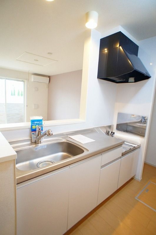 ��ʌ��z�J�s���C�N�^�E���Q���ڂ̃A�p�[�g�̃L�b�`��