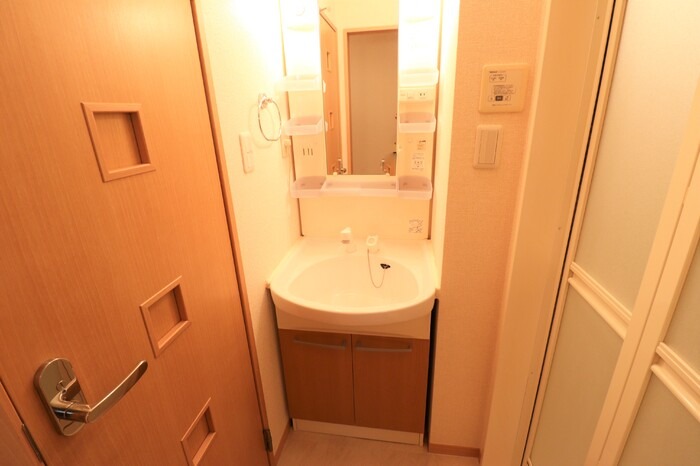 ��ʌ��z�J�s�z���J�P���ڂ̃A�p�[�g�̐��ʏ�