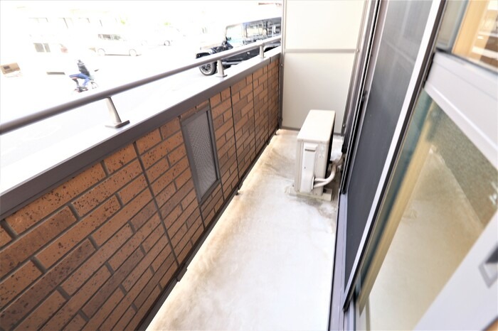 ��ʌ��z�J�s�z���J�P���ڂ̃A�p�[�g�̃o���R�j�[