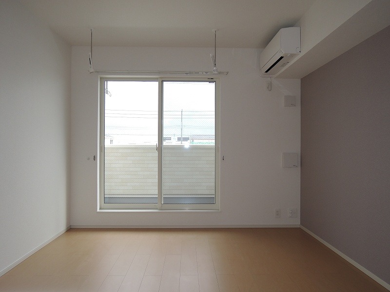 ��ʌ��z�J�s���C�N�^�E���Q���ڂ̃A�p�[�g�̂��̑������E�X�y�[�X