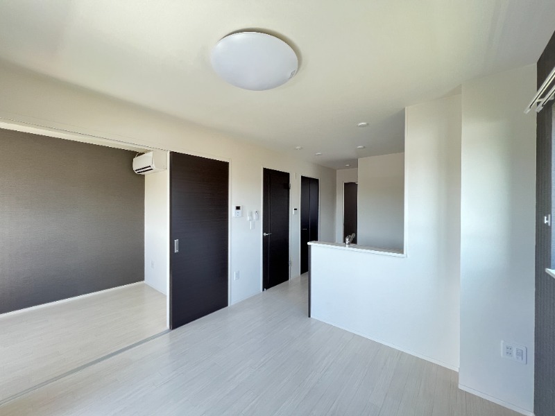 ��ʌ��������܎s�΋�厚����c�̃A�p�[�g�̋����E���r���O