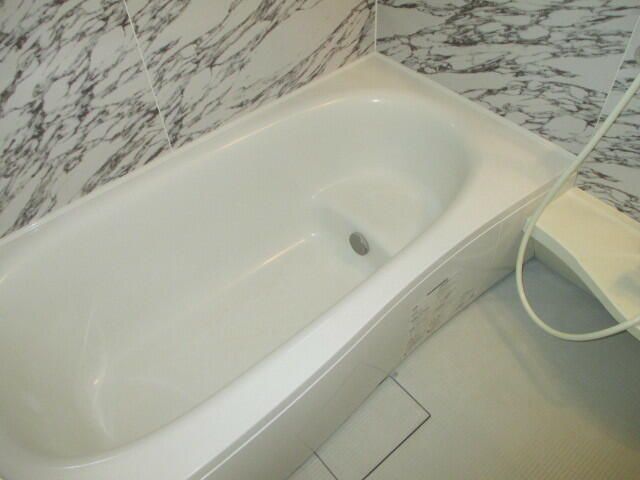 ��ʌ��z�J�s���C�N�^�E���Q���ڂ̃e���X�n�E�X�̃o�X