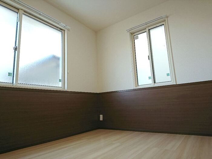 ��ʌ��z�J�s���C�N�^�E���Q���ڂ̃A�p�[�g�̂��̑������E�X�y�[�X