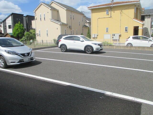 ��ʌ��z�J�s���C�N�^�E���Q���ڂ̃e���X�n�E�X�̒��ԏ�