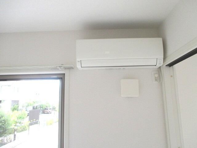 ��ʌ��z�J�s���C�N�^�E���Q���ڂ̃e���X�n�E�X�̂��̑�