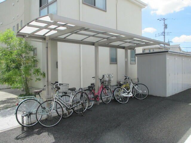 ��ʌ��z�J�s���C�N�^�E���Q���ڂ̃e���X�n�E�X�̂��̑�