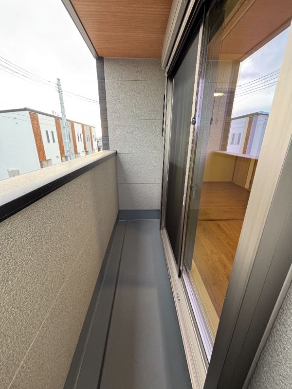 ��ʌ��������܎s��΋�钬�P���ڂ̃^�E���n�E�X�̃o���R�j�[