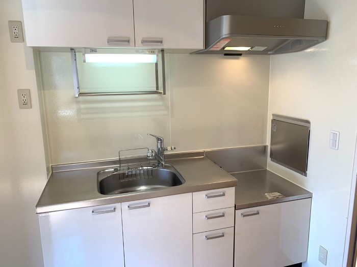 ��ʌ��z�J�s���C�N�^�E���Q���ڂ̃A�p�[�g�̃L�b�`��