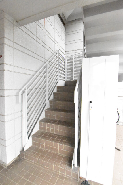 ��ʌ��������܎s�΋擌�Y�a�Q���ڂ̃}���V�����̃G���g�����X