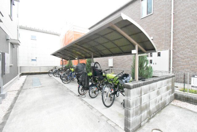 ��ʌ��z�J�s���C�N�^�E���Q���ڂ̃A�p�[�g�̂��̑�