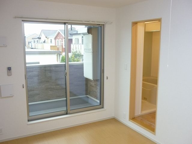 ��ʌ��z�J�s�_�����P���ڂ̃A�p�[�g�̃o���R�j�[