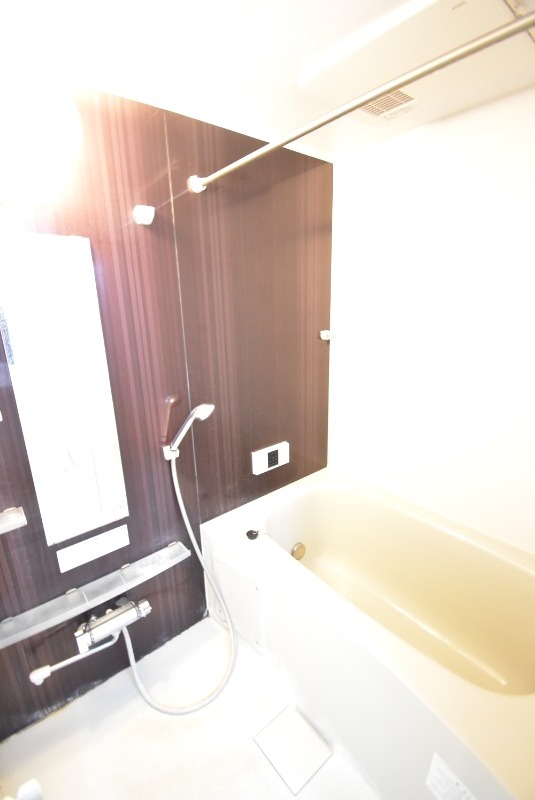 ��ʌ��������܎s��{��x�̓����R���ڂ̃A�p�[�g�̃o�X