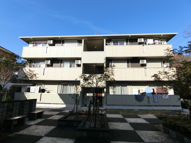 ��ʌ��������܎s��΋擌��΂Q����3-3�̃A�p�[�g�̌����O��