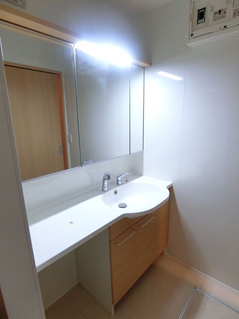 ��ʌ��������܎s��΋擌��΂Q���ڂ̃A�p�[�g�̐��ʏ�