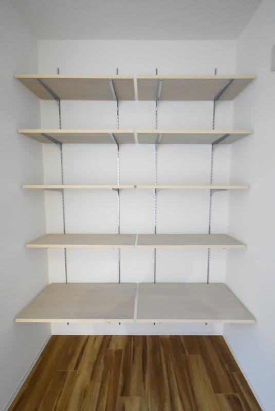 ��ʌ������s�{���U���ڂ̃A�p�[�g�̎��[