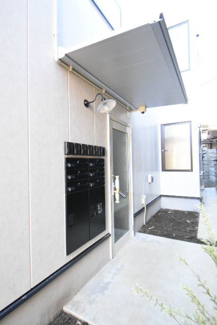 ��ʌ������s�{���U���ڂ̃A�p�[�g�̃G���g�����X