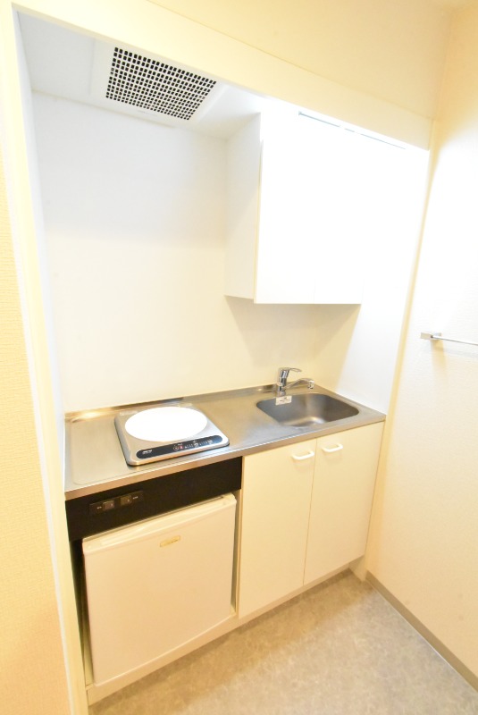 ��ʌ��z�J�s�ԎR�{���̃}���V�����̃L�b�`��